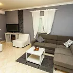 Apartment Teta Ana - Novalja *