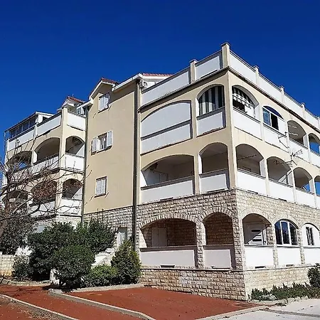 Teta Ana - Novalja
