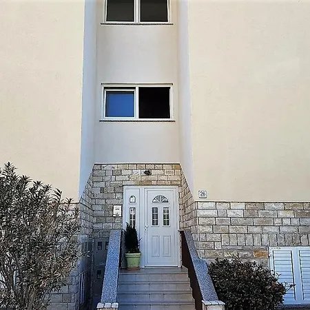 Teta Ana - Novalja Apartman *