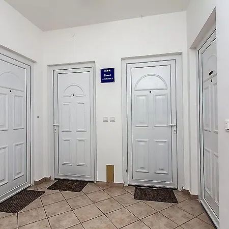 Apartman Teta Ana - Novalja *